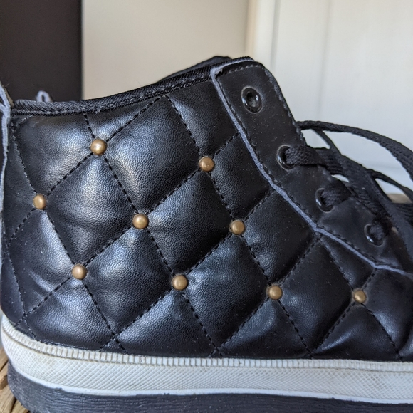 3/$15 Women's High Tops Urban sneakers - Picture 5 of 5